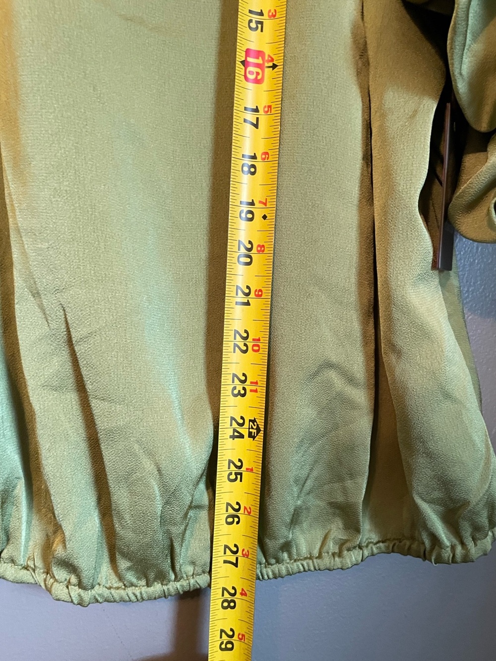 NWT Vince Camuto Sz 2X Plus Women’s Green V-neck Bubble Sleeve Blouse Top Rt $99 - Picture 11 of 12